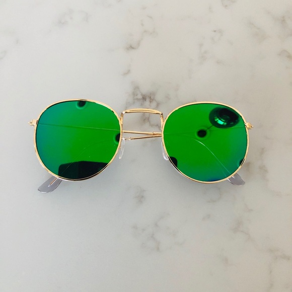 Sunnies seen all over instagram. - Picture 1 of 3
